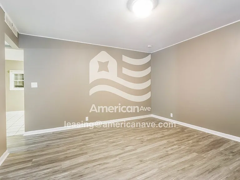 1750583_004_living_room_14040387.jpg