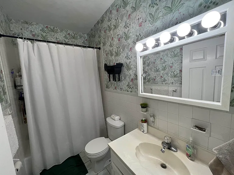 806 Washington St #2 — Photo 2