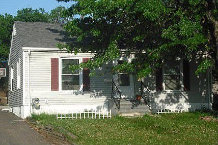 1st image of 4221 University Ave NE
