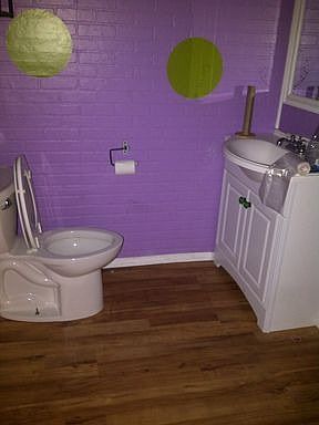 4th image of 105 W Chapman Ave