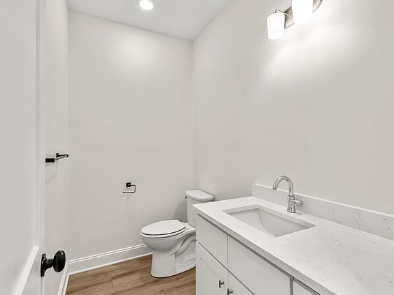 2nd image of 125 Vanden St