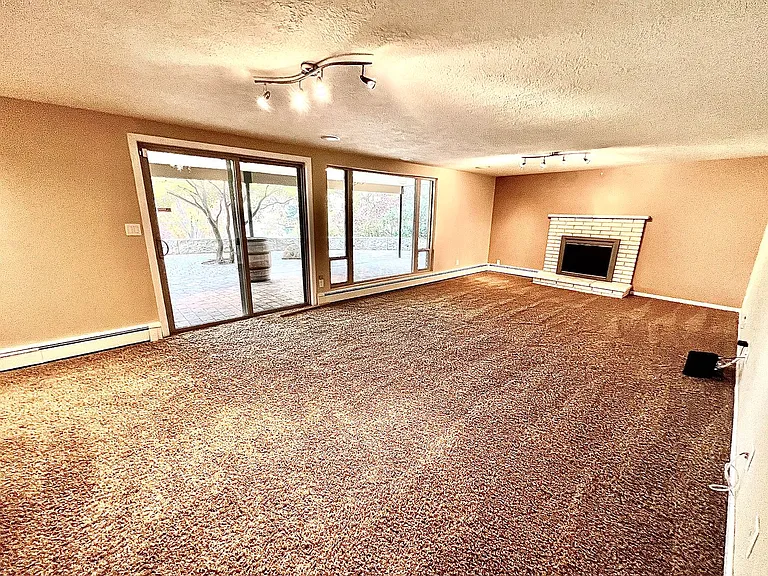 306 E Curling Dr — Photo 48