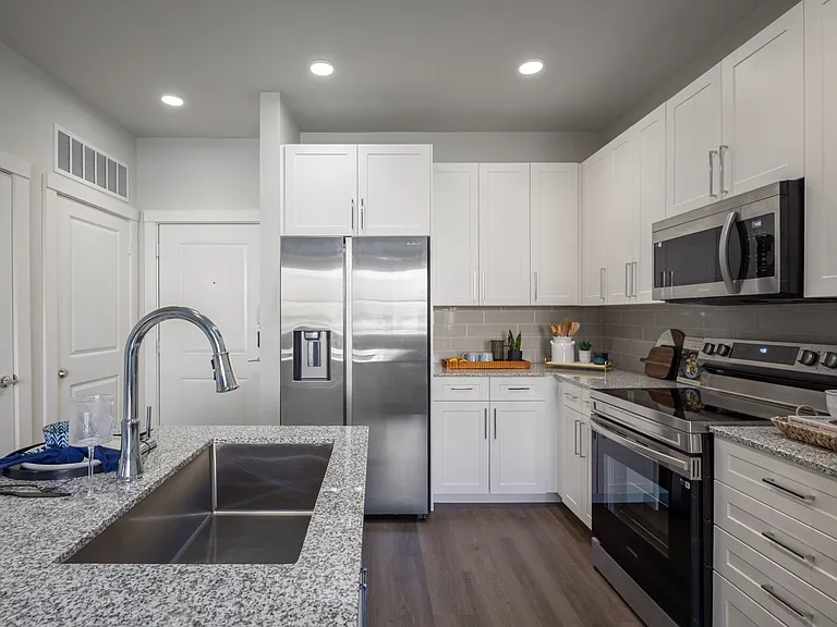 Broadstone Baybrook apartments community photo