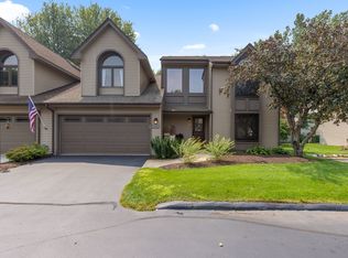 5823 Meadows Edge Close, Loves Park, IL 61111