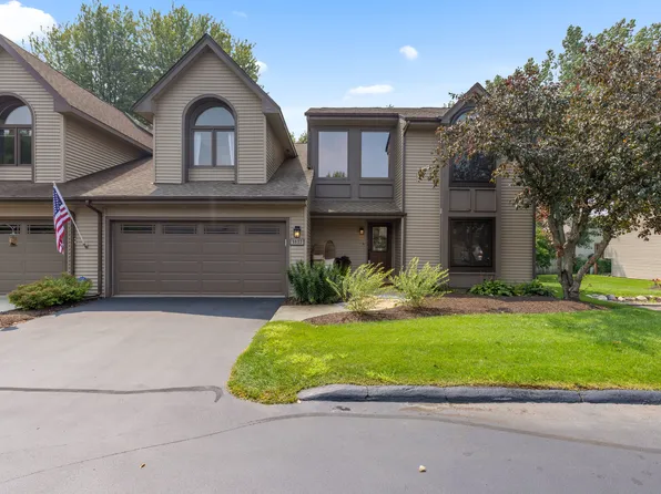 5823 Meadows Edge Close, Loves Park, IL 61111