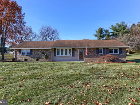 7 Villa Ln, Palmyra, PA 17078