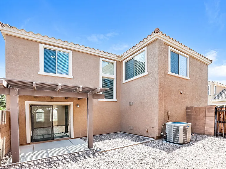 3348 E Franklin Ave — Photo 17