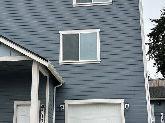 3rd image of 613 Hansen St SE #A