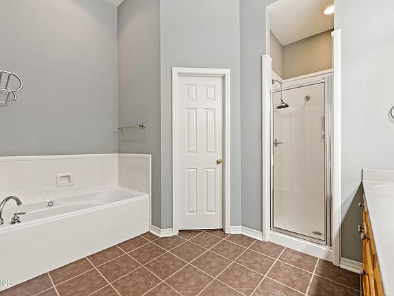 5th image of 6316 Amberly Dr