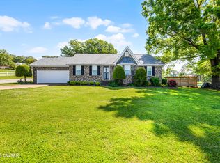 2009 S College St, Trenton, TN 38382