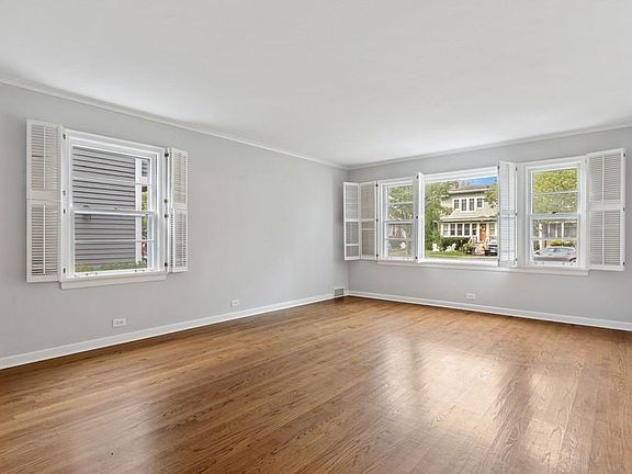 4th image of 300 Central Park Ave