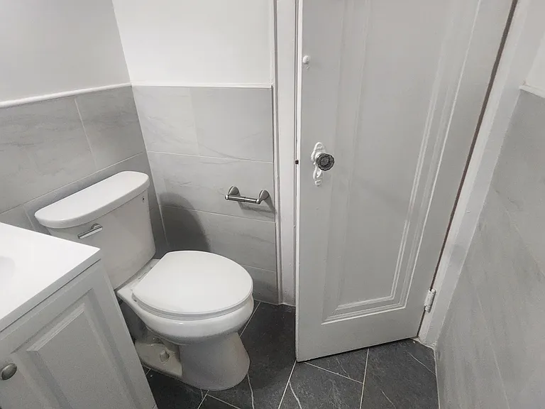 149 Bentley Ave #C3 — Photo 9