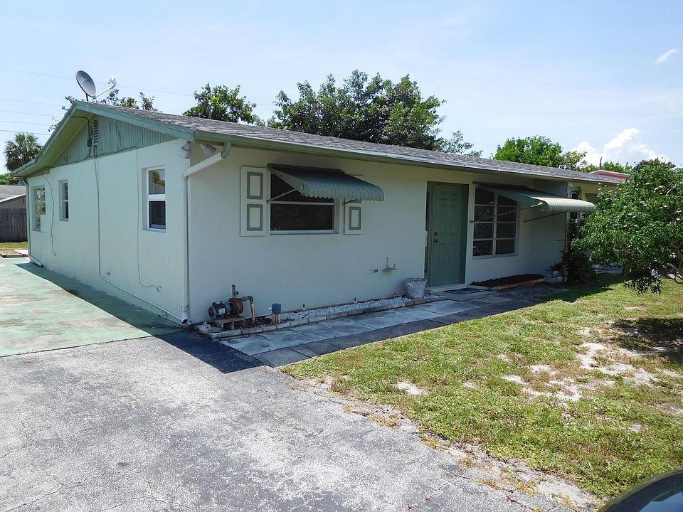 1st image of 421 SE Parkway Dr