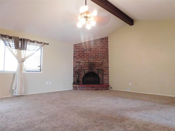 2nd image of 817 Saint Dominic Ct