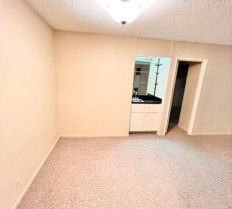 5th image of 990 Duncan St #G-105