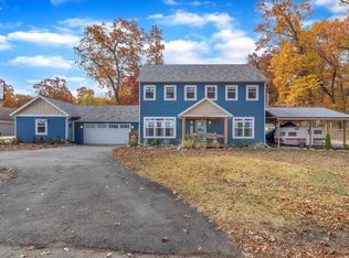 23231 S Shore Dr, Edwardsburg, MI 49112