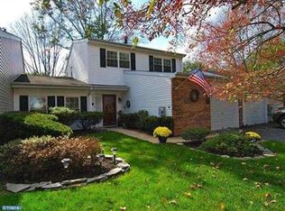 182 Commonwealth Dr, Newtown, PA 18940