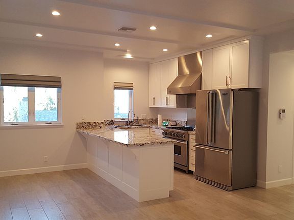 3rd image of 3835 Goodland Ave