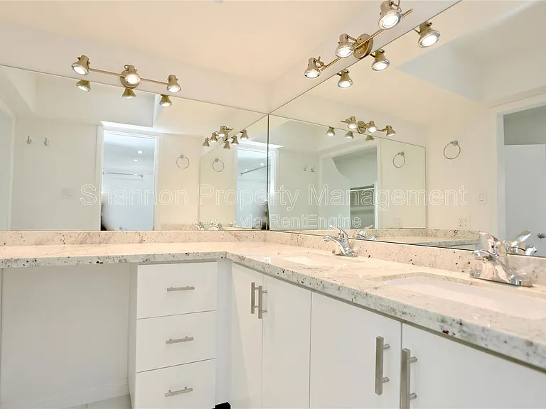 2824 Briarhurst Dr #16 — Photo 12