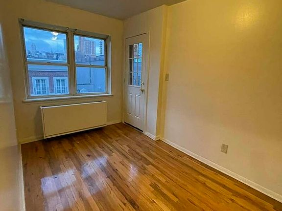 3rd image of 239 E 84th St APT 3E