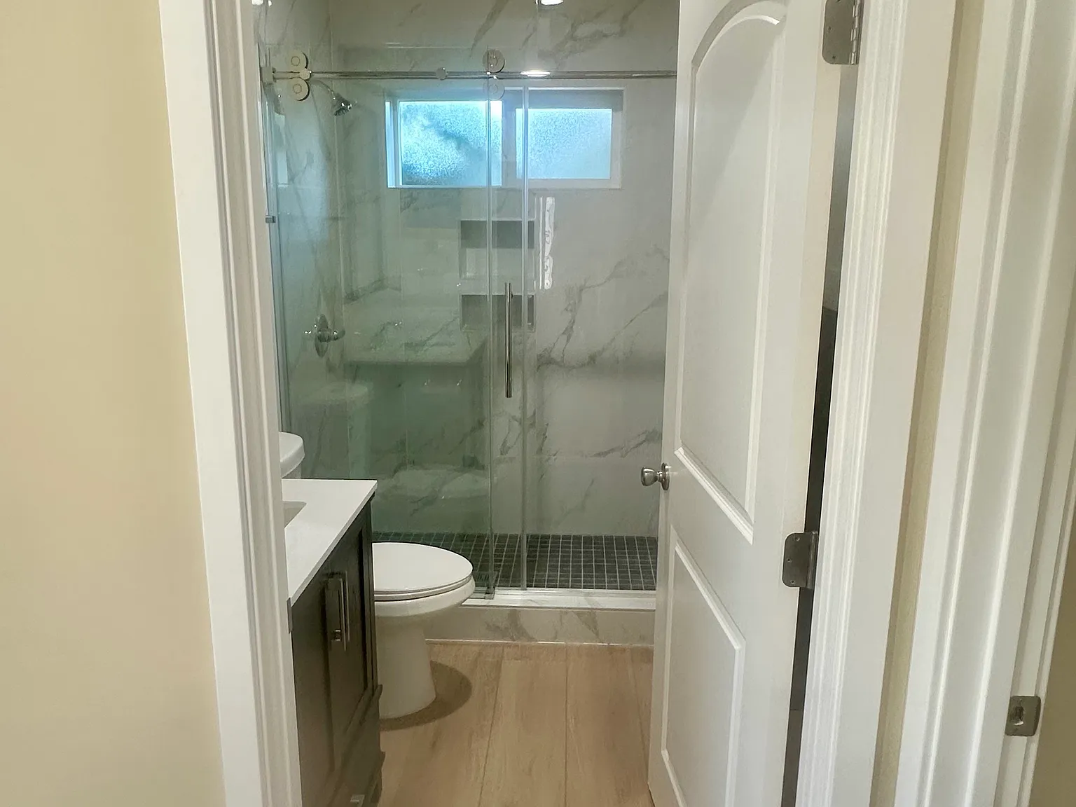 2 bed, 600 sqft, $2,700 — Photo 4
