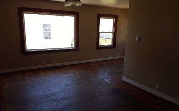 3rd image of 120 E North St