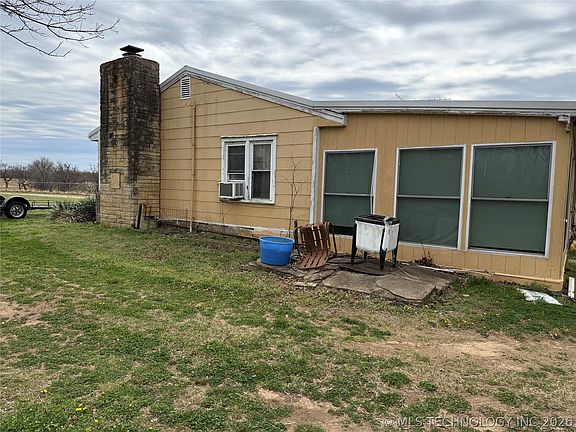 2nd image of 402151 W 3200th Rd