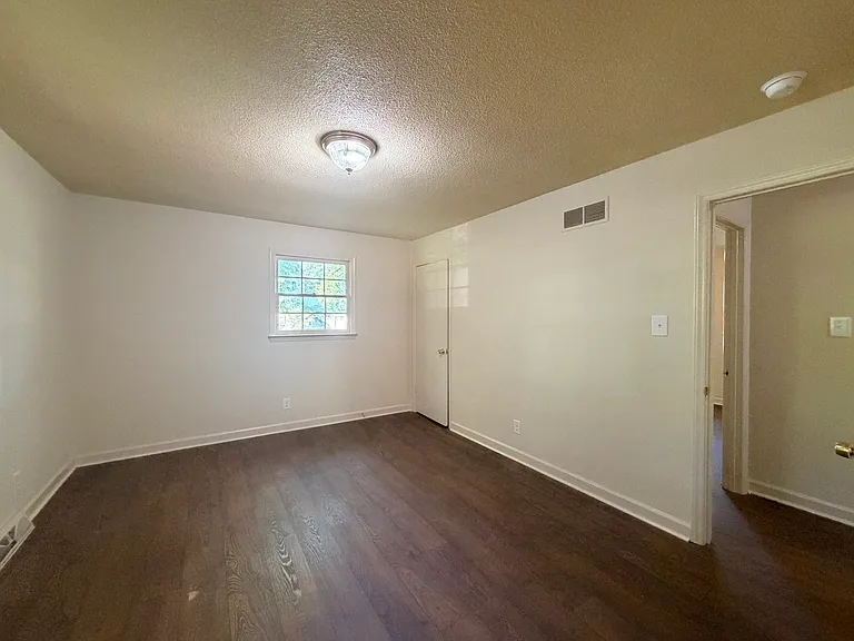 5701 Cates Dr — Photo 32