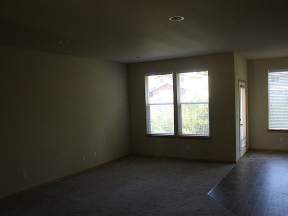 4th image of 12409 132nd Street Ct E