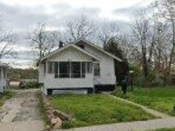 3817 Mersington Ave, Kansas City, MO 64128