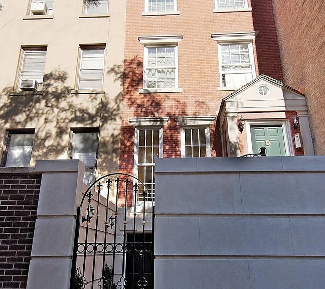 333 E 65th St #TH — Photo 3
