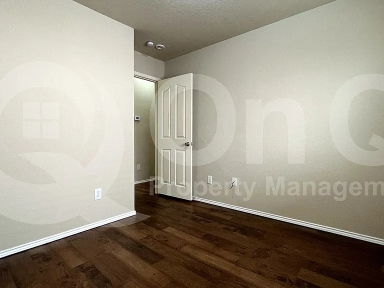 233 Niagara Falls Dr — Photo 20