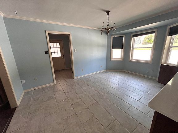 4th image of 1010 Pamela St