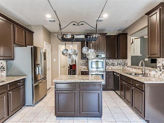 2nd image of 17402 Pikes Peek Ct
