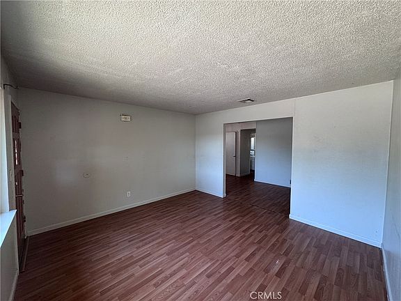 4th image of 842 W Los Felis Ave