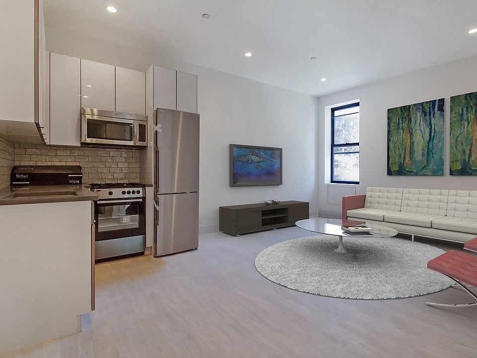 1st image of 220 Kosciuszko St APT 3C