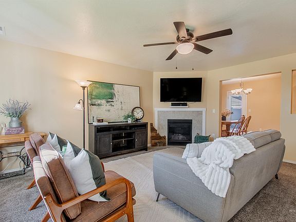 3rd image of 4253 S Overhill Way