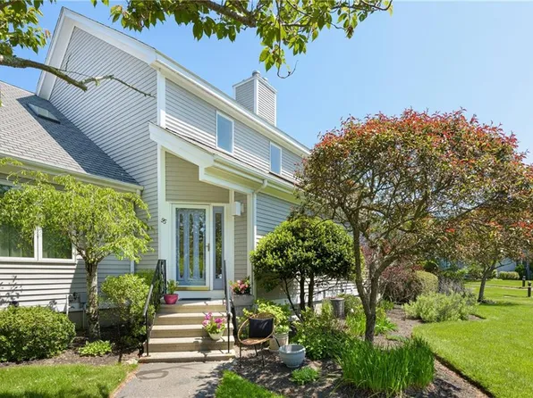 95 Oceanwoods Dr Unit 95, North Kingstown, RI 02852