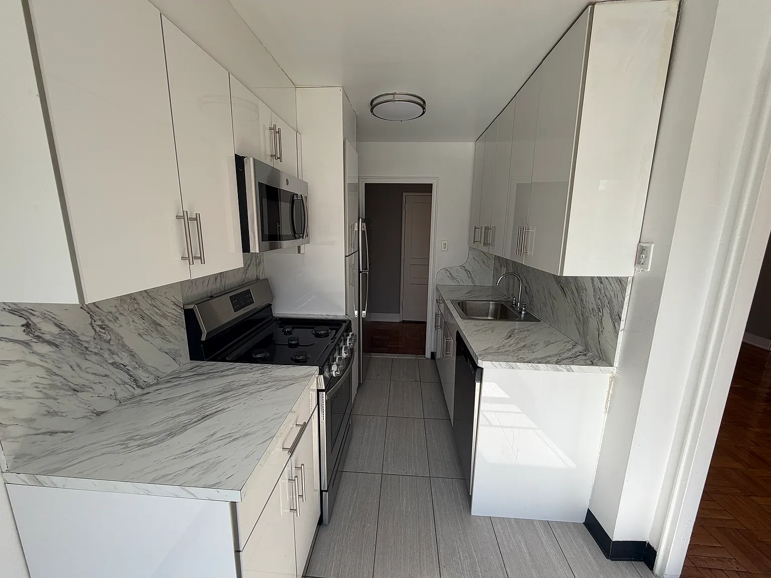 186th Ln, Fresh Meadows — Photo 3