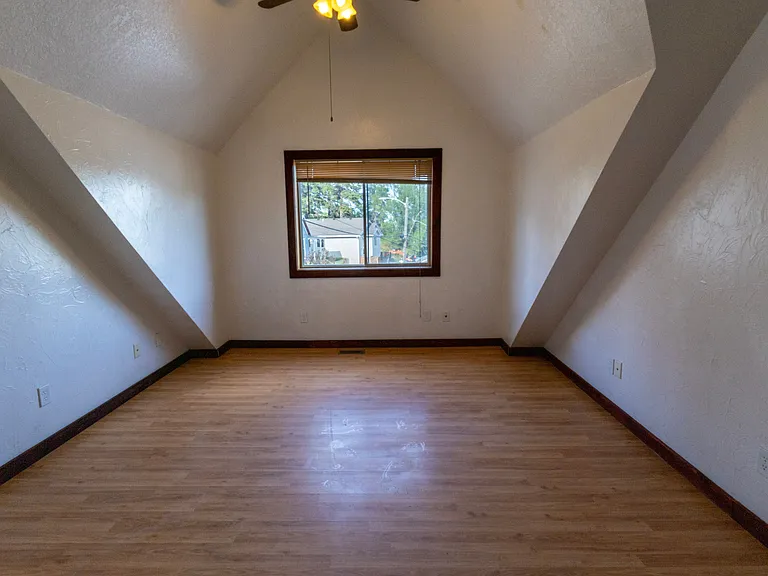 611 Railroad Ave — Photo 28