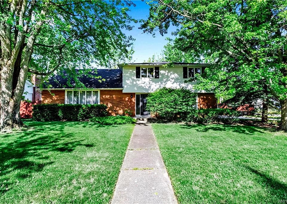 1st image of 89 Macarthur Dr