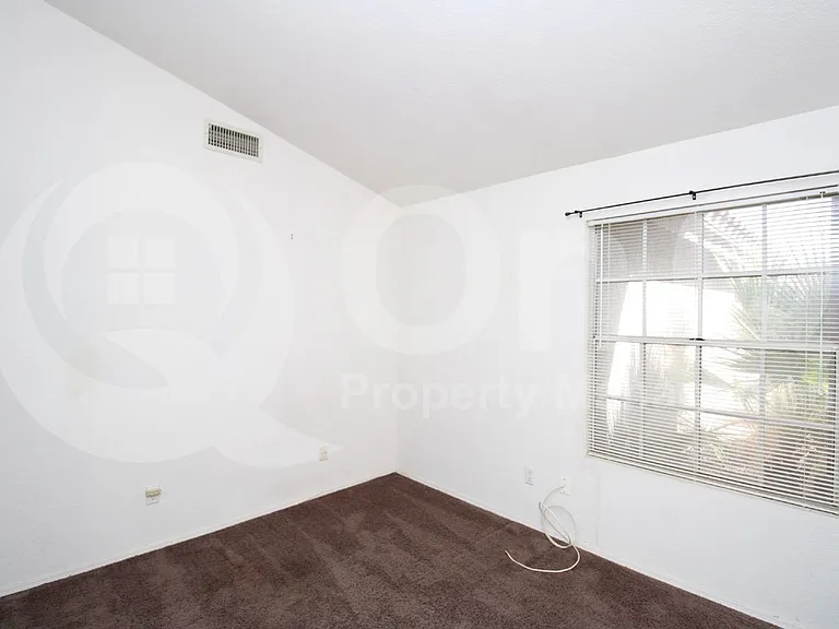 1560 W Kent Dr — Photo 18
