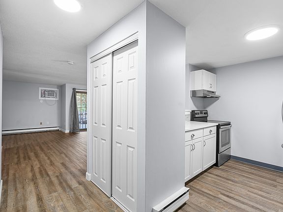 3rd image of 38 N Main St APT 2