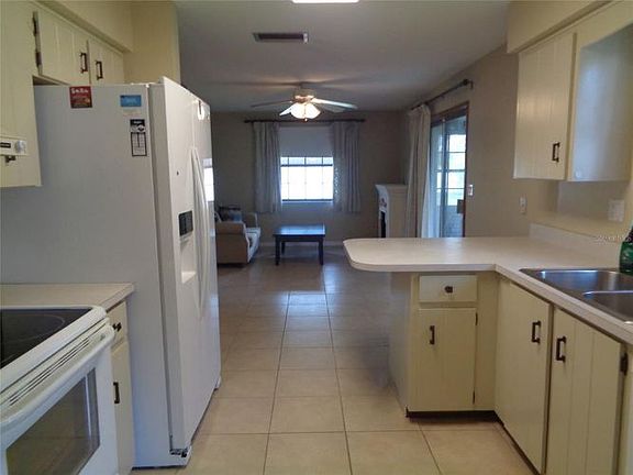 4th image of 838 Tamerlane St