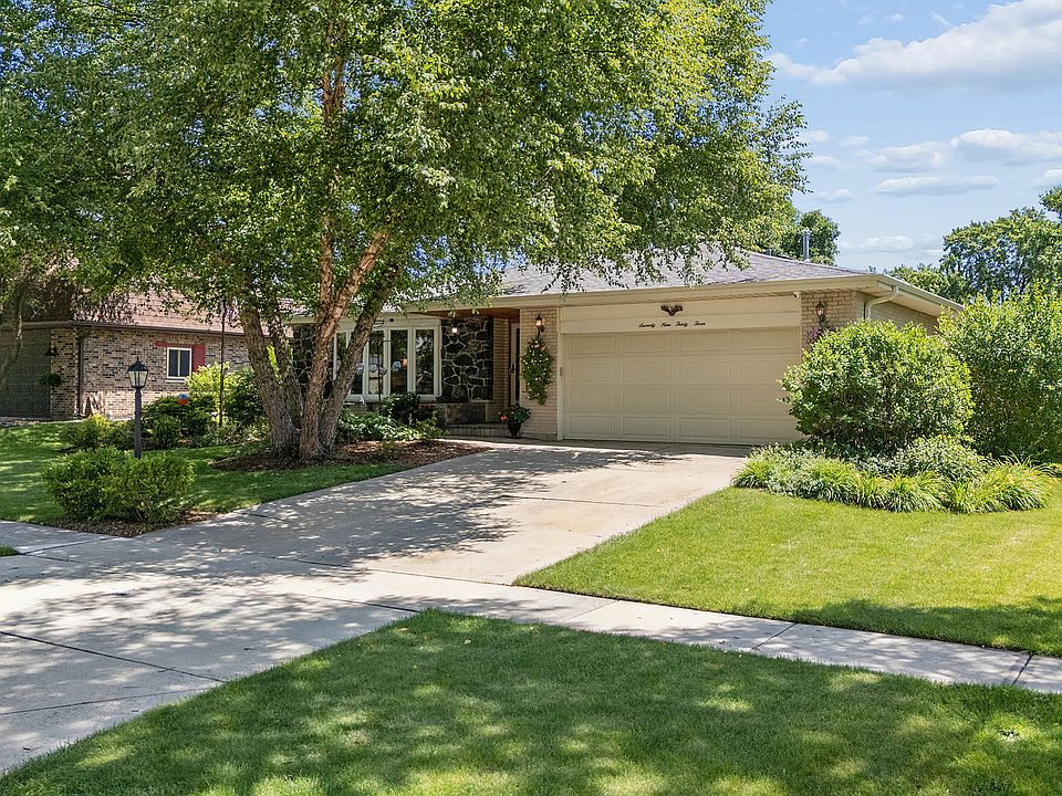 1st image of 7933 Glen Ln