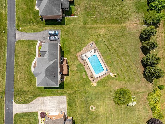 5th image of 1072 Sandbury Ct