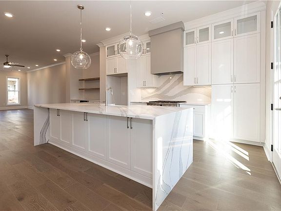 2nd image of 3205 Paley Dr
