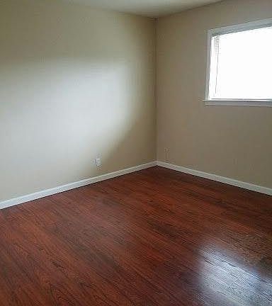 5th image of 1010 Bellhurst Ave