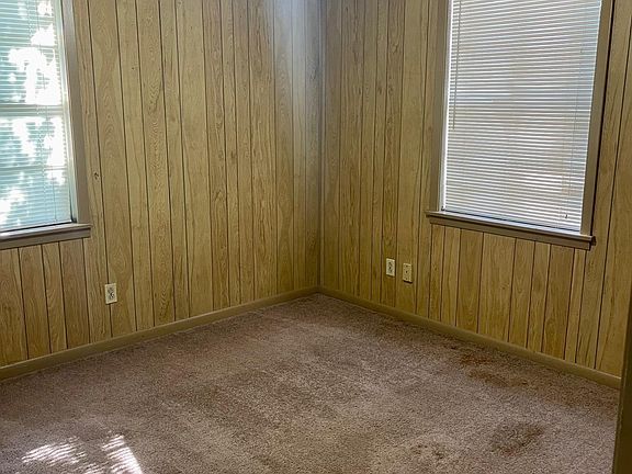 5th image of 3341 Moore Dr