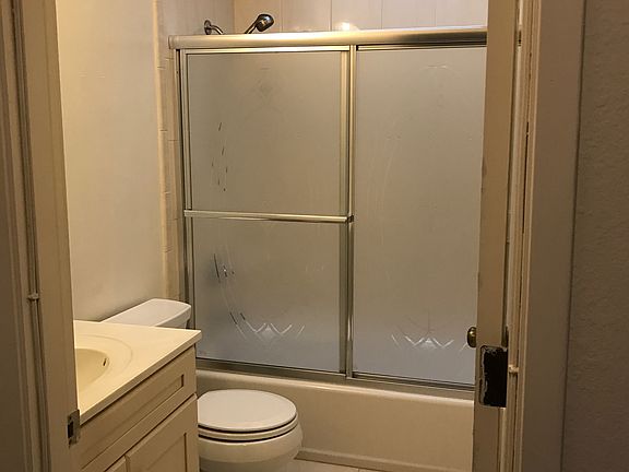 Full Bath1